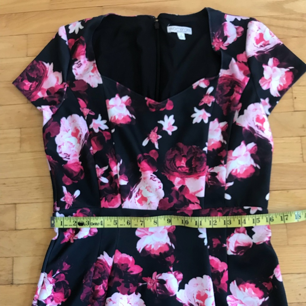 Beautiful spring/summer dress.